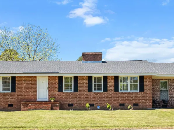 308 S 2nd St, Pinetops, NC 27864