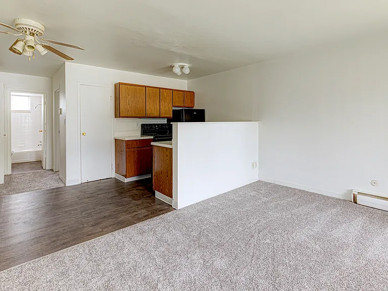 Manor House Apartments — Photo 18