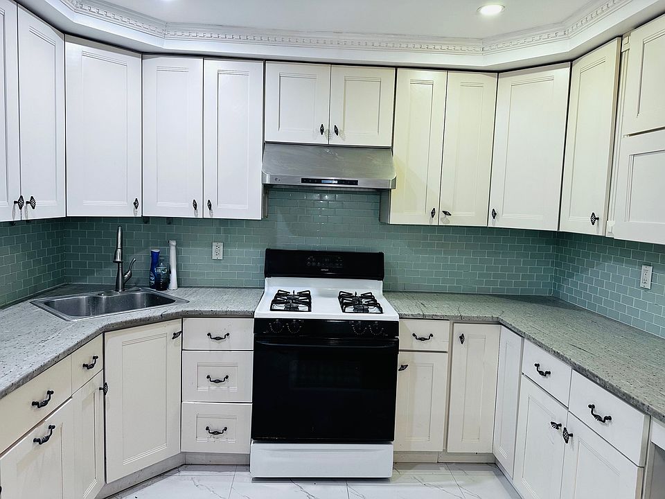 1st image of 24056 68th Ave Unit 1