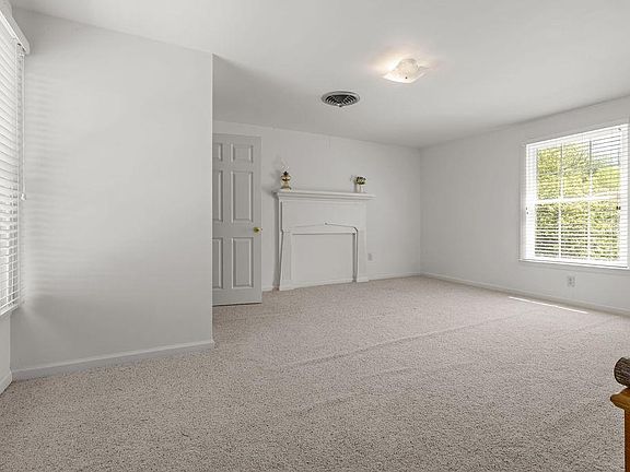 36th image of 15313 Broad St
