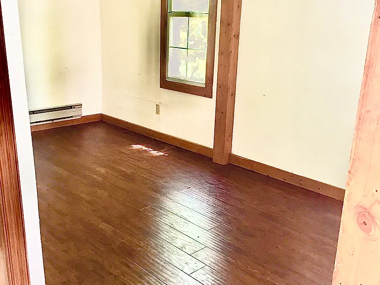 908 Highland St W — Photo 3