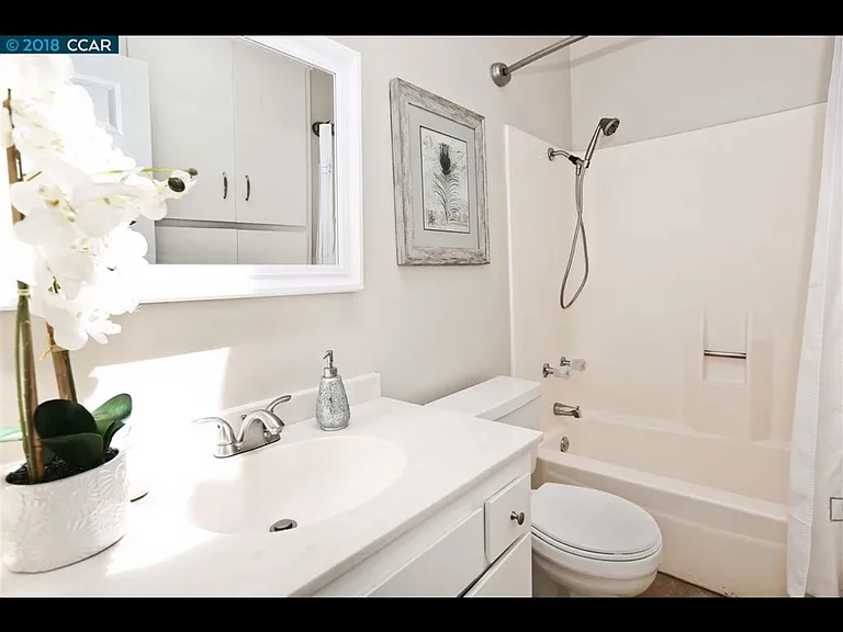 1771 Laguna St #8 — Photo 7