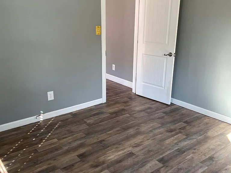 4707 E 3rd St — Photo 24