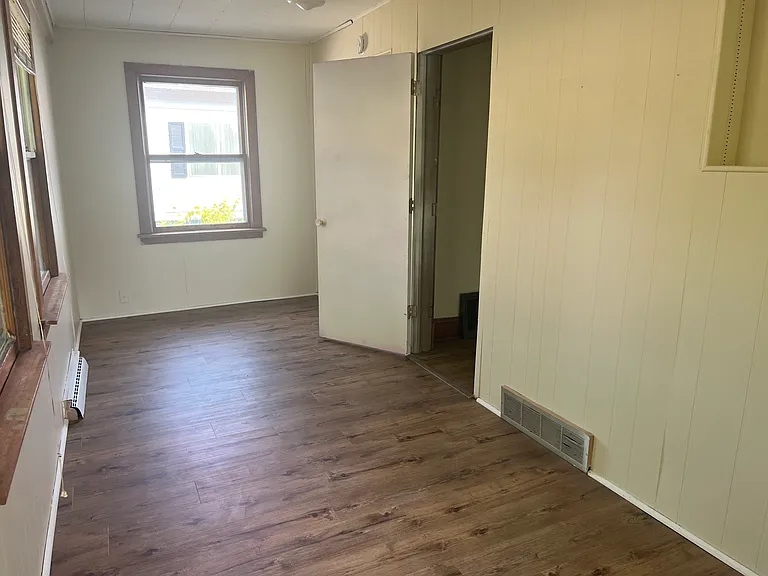 1221 Summit St — Photo 21