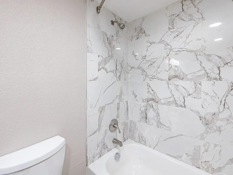 Alma Apartments — Photo 67