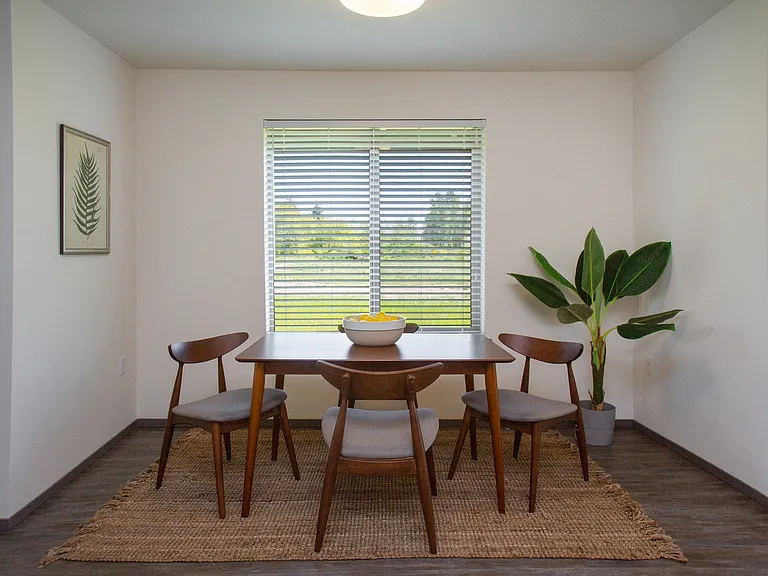 Sawyer Trail Apartments & Townhomes — Photo 15