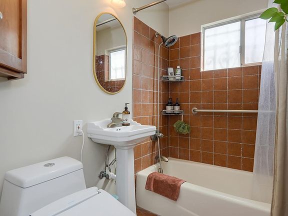 5th image of 139 Oak Ct