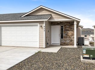 933 Duke Ln, West Richland, WA 99353