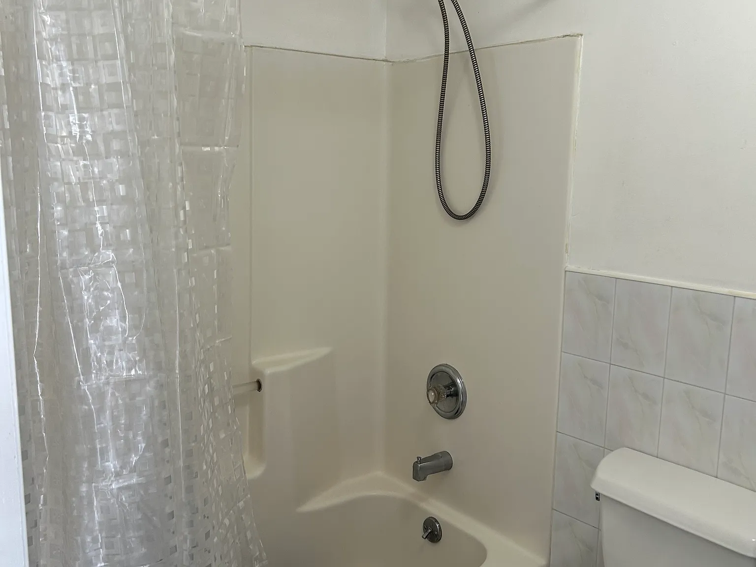 Studio, 425 sqft, $1,700 — Photo 4