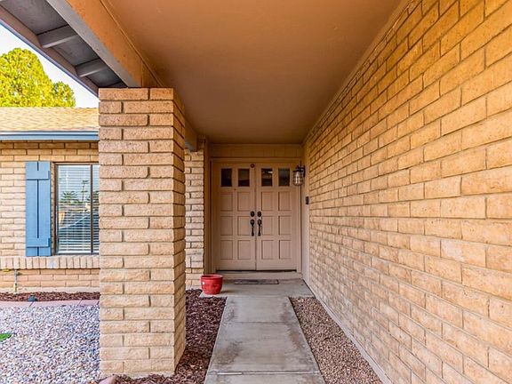 3rd image of 839 W Posada Ave