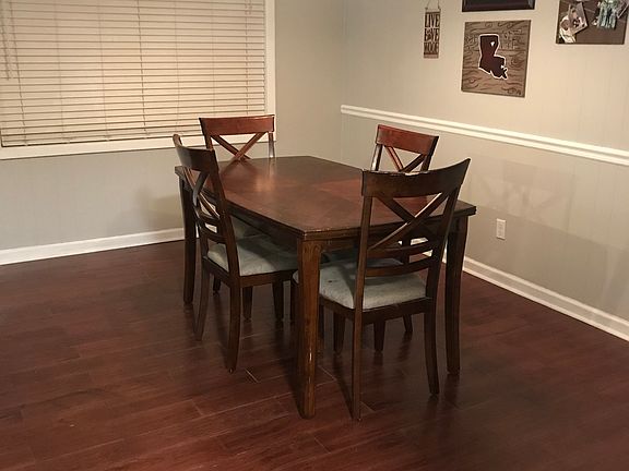 3rd image of 102 Pine Grove Cir