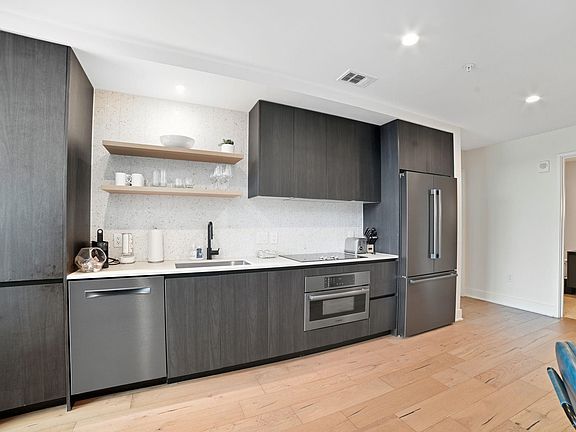 4th image of 48 East Ave #1301