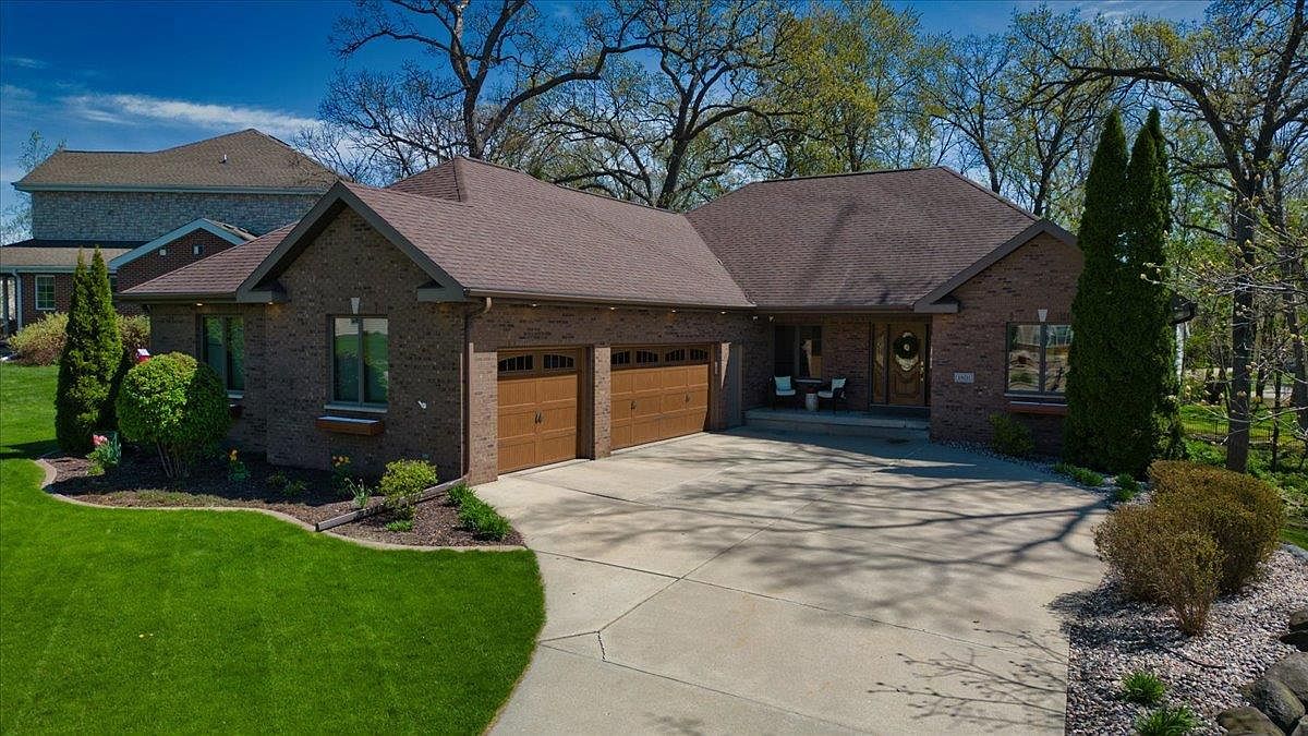 1801 Maplecrest Drive