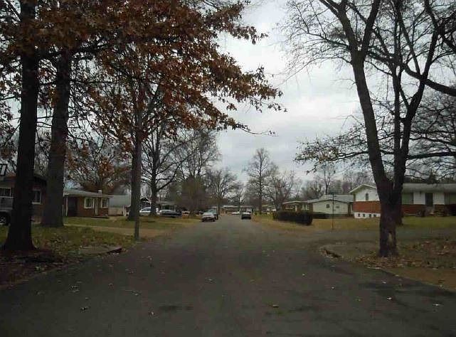 Exterior Neighborhood (street photo)