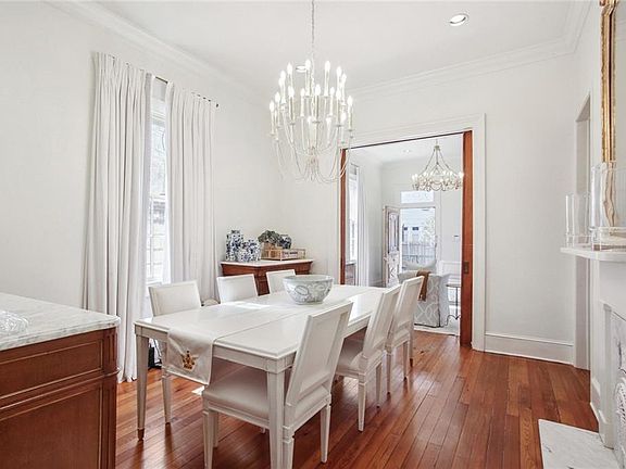 3rd image of 1933 Bordeaux St