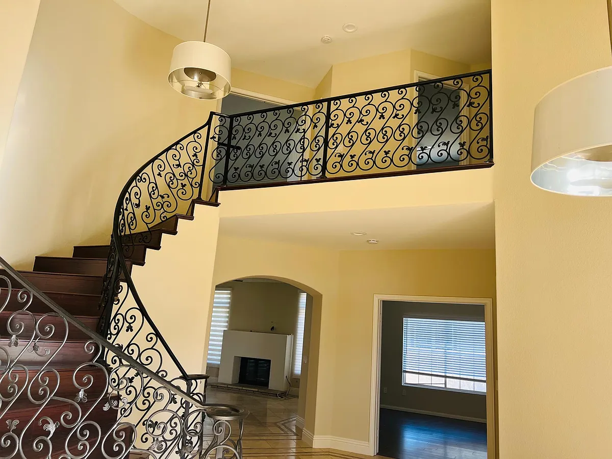 Building Photo - 463 Acero Pl