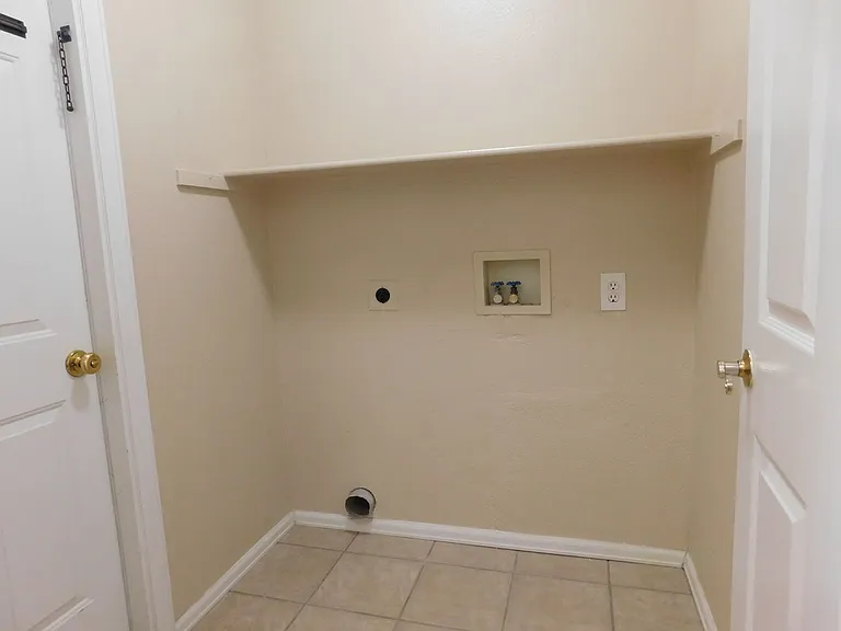 493 Green Acres St #A — Photo 13