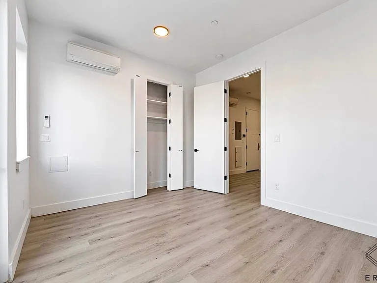 1183 New York Ave #1B — Photo 6