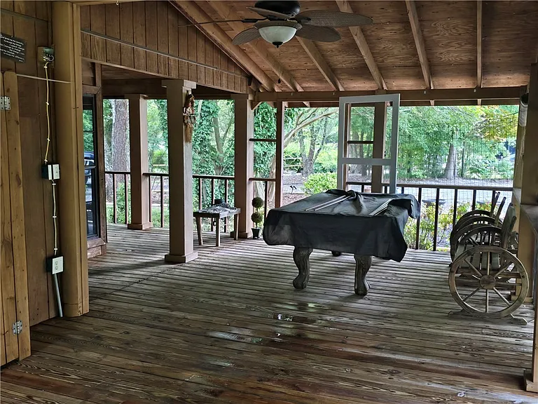 330 McClain Dr — Photo 3