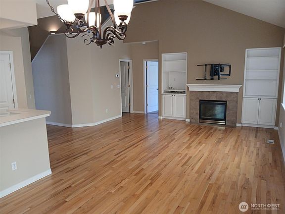 4th image of 9202 169th Street E