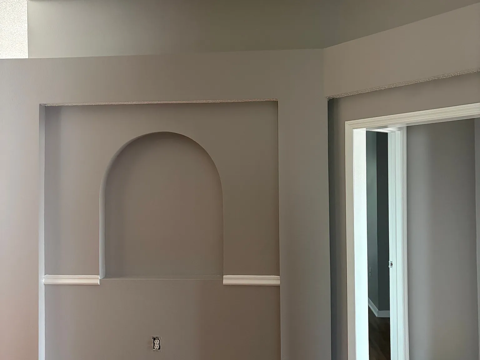 4 bed, 2.0 bath, 1874 sqft, $2,320 — Photo 3