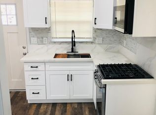 21015 Costanso St #0, Woodland Hills, CA 91364