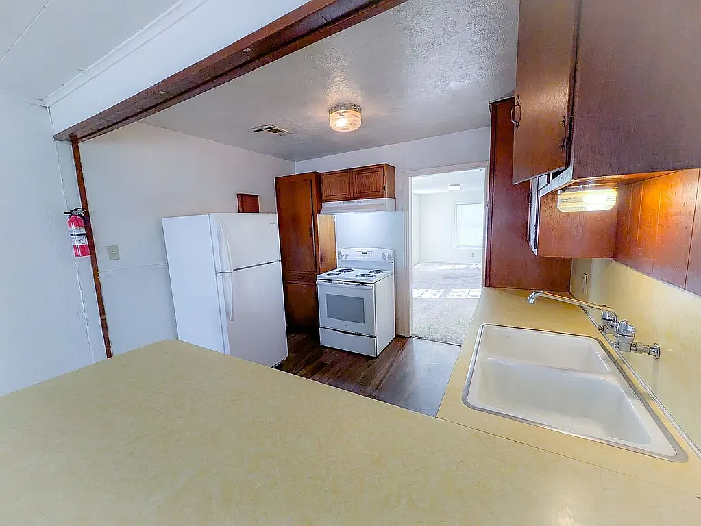 3 bed, 1243 sqft, $1,200 — Photo 3