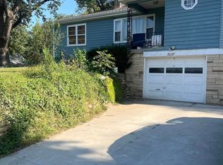 7027 N Irvington Rd, Omaha, NE 68122