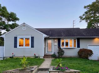 1 Cheryl Rd, Massapequa, NY 11758