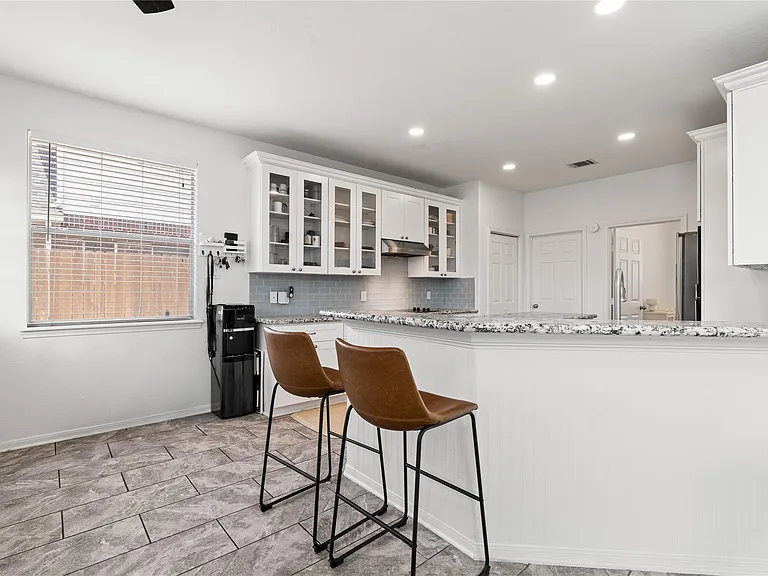4710 Devonberry Ln — Photo 5