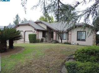 486 Gateway Ave, Clovis, CA 93612