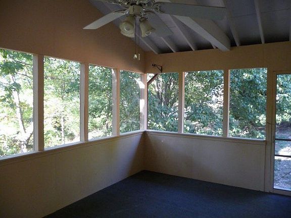 2nd image of 5801 Shady Hollow Ln