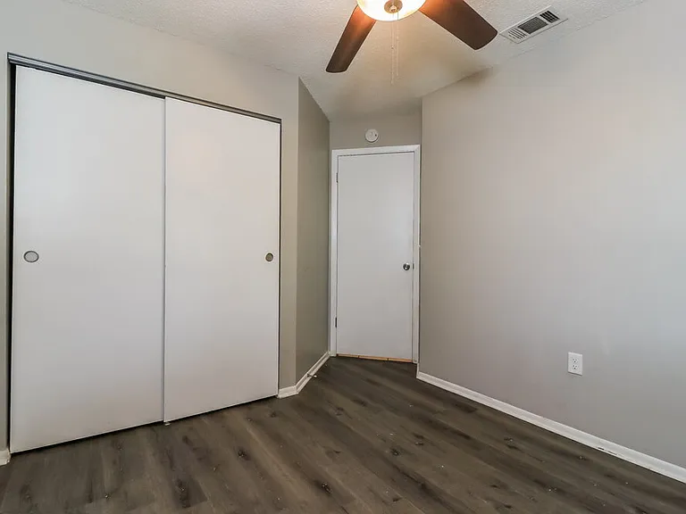 706 Hazy Meadow Ct — Photo 12
