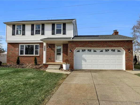 345 Colonial Dr, Grand Island, NY 14072