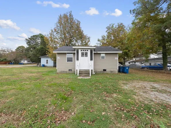 1001 S McKay Ave, Dunn, NC 28334