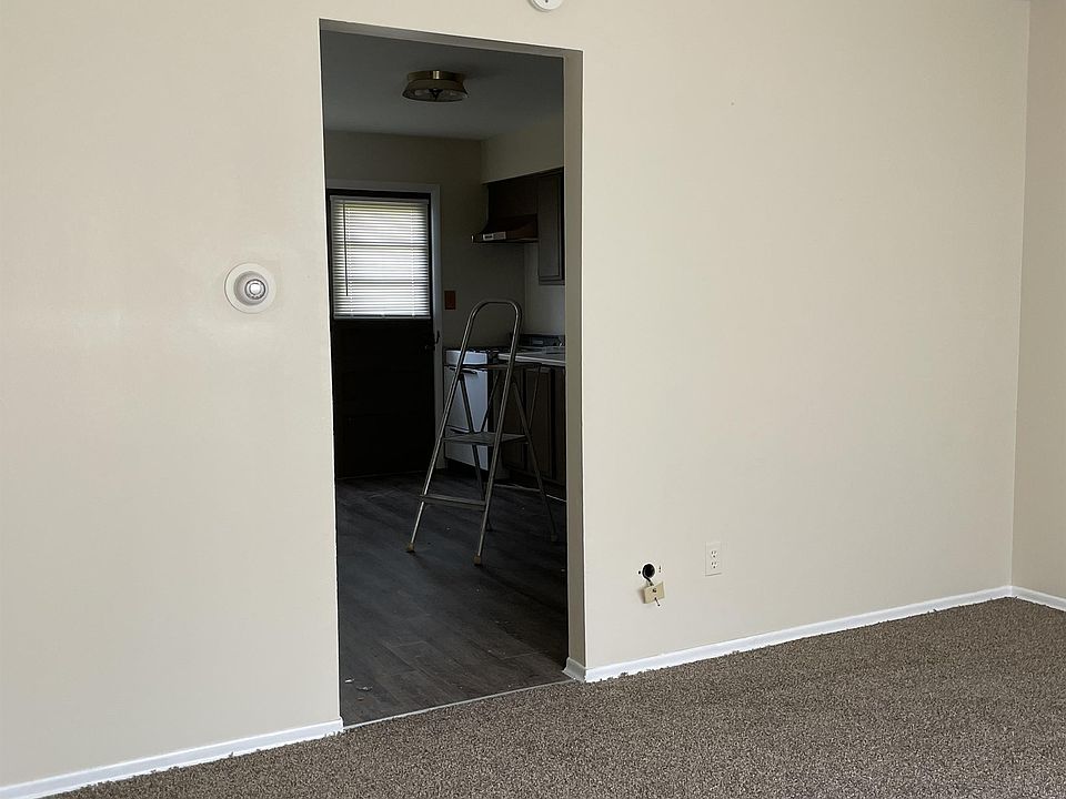 Entrance to kitchen