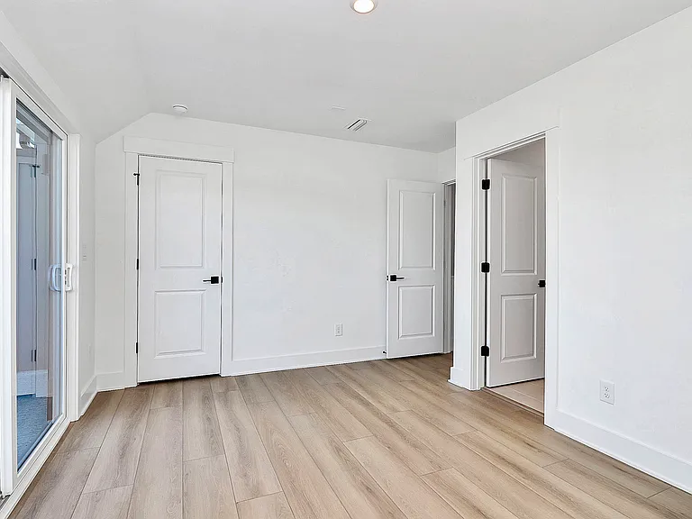5027 Dutchess Dr — Photo 19