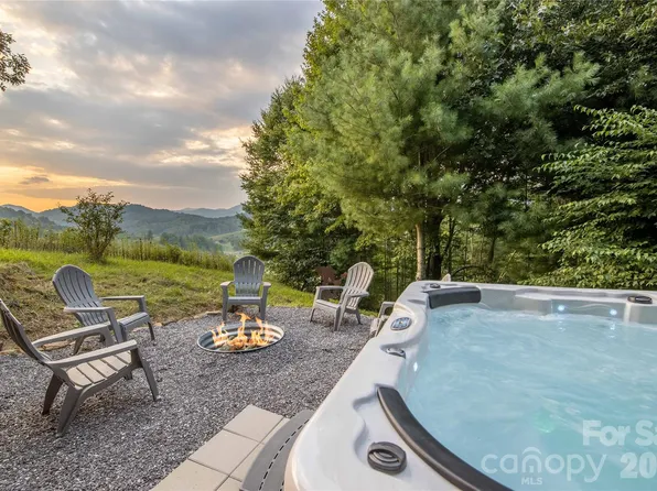 348 Dandelion Ln, Burnsville, NC 28714