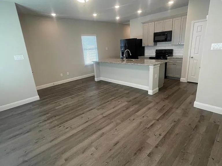 16890 Glenheath — Photo 3