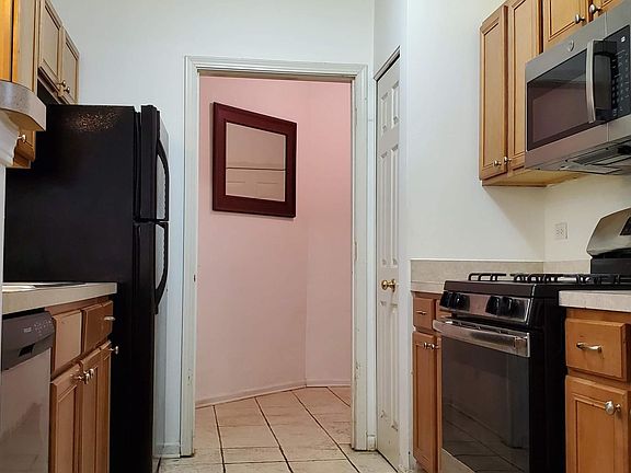 5th image of 700 Mill Cir