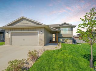 2605 S Keyrell Dr, Sioux Falls, SD 57106