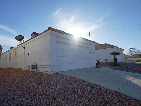 3rd image of 8221 James Grayson Dr