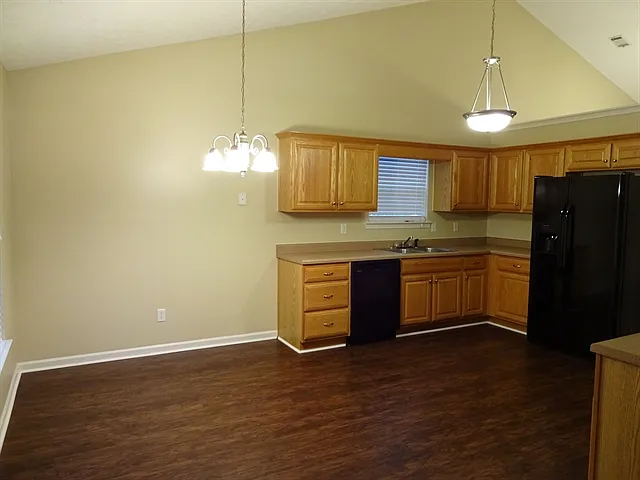 Building Photo - 256 Sandstone Dr