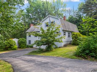 31 Pine Hill Rd S, Cape Neddick, ME 03902