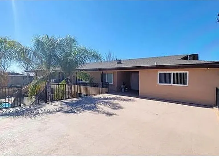 811 Orchid Ct #L — Photo 21