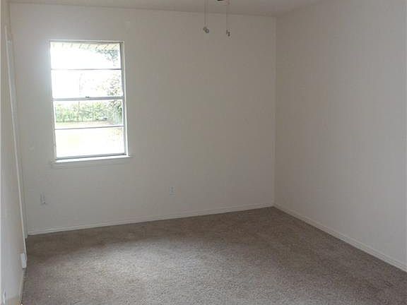 4th image of 120 Evelyn St