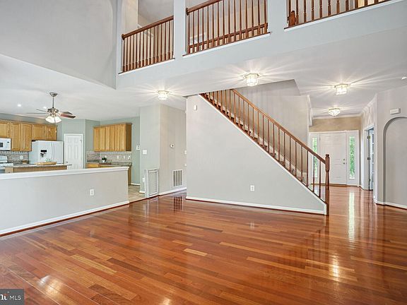 2nd image of 5881 Fincastle Dr