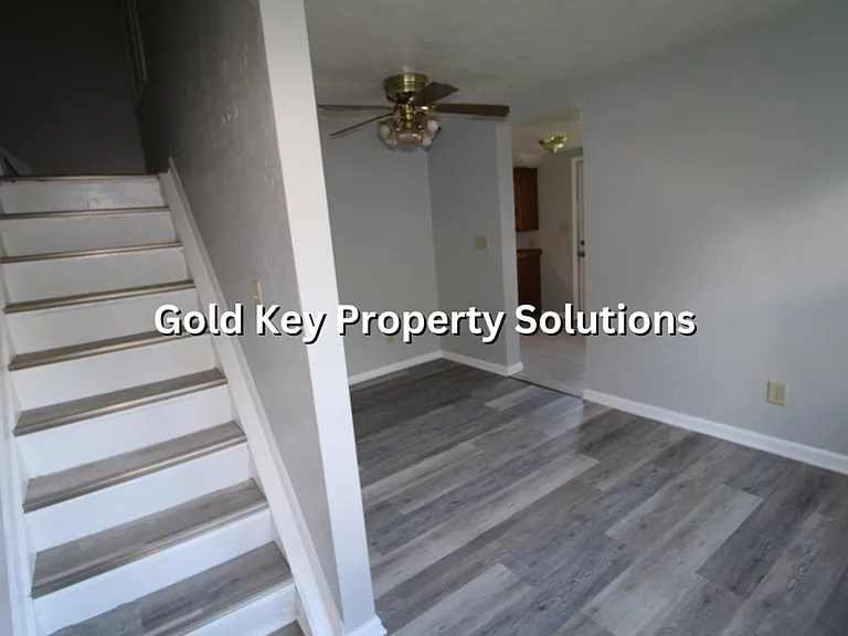 2419 Jackson St — Photo 9