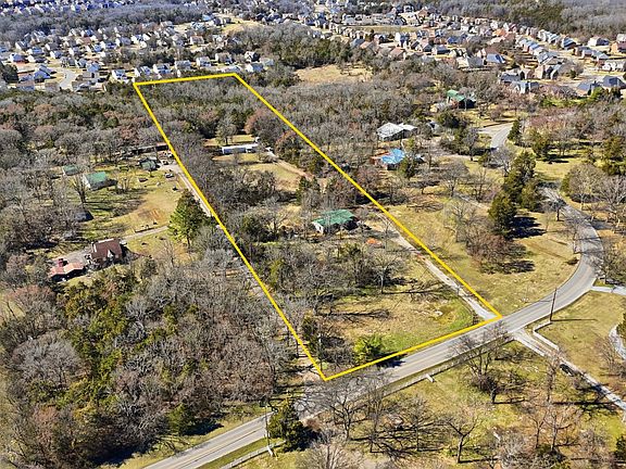 2nd image of 1076 Chandler Rd