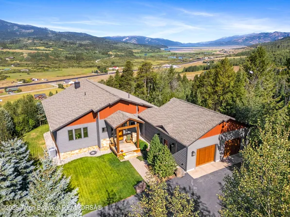 374 Upper Ridge Rd, Alpine, WY 83128